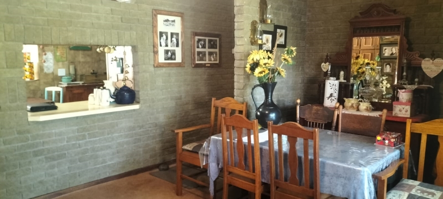 5 Bedroom Property for Sale in Langenhovenpark Free State